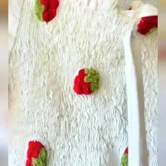 Ruched Crop Top with Puff Sleeves - Picture 2 of 2